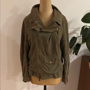 Nili Lotan sz 4 Green Utility Jacket with Wide Collar great pre owned condition